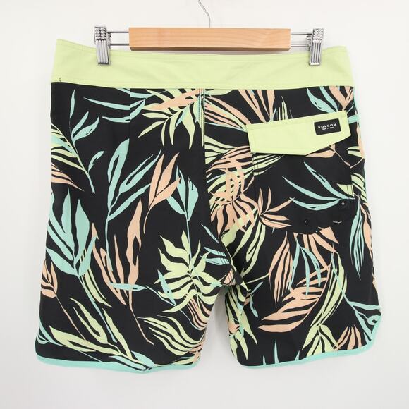 Volcom Swim Trunks Boardshorts Gray Palm Leaf Print 4 Way Stretch Size 31 NWT - Picture 11 of 11